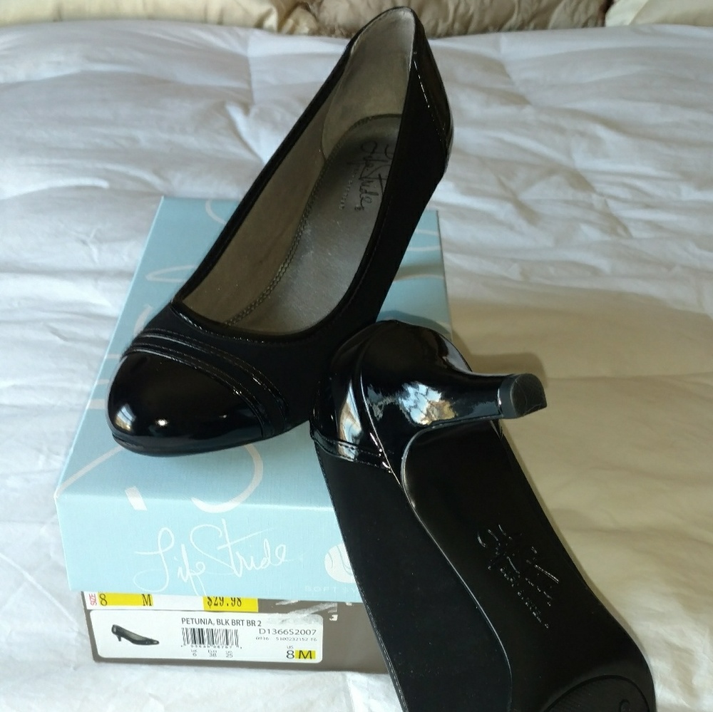 LifeStride “Petunia” Black Suede-type Fabric with